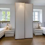With 2 Bedrooms 维特丁